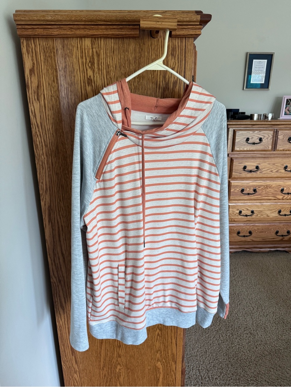 Maurice Hooded Pullover with Stripes